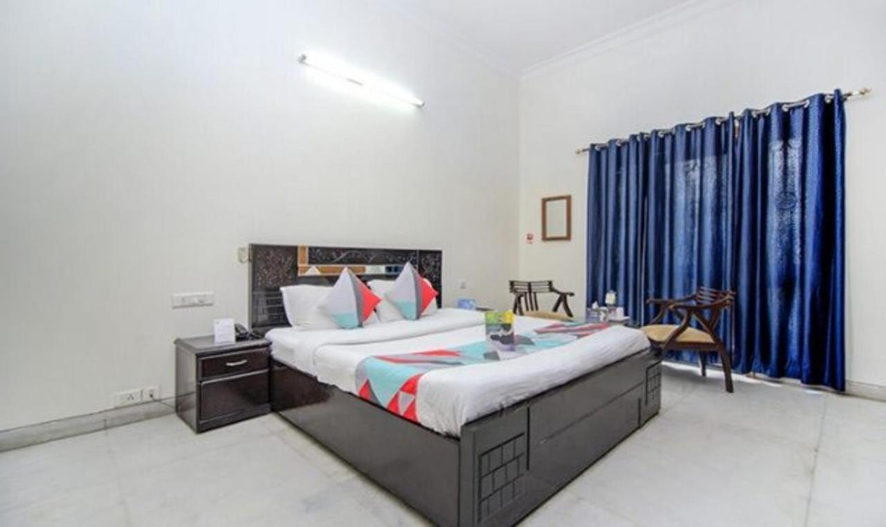 Fabexpress Ashray Hotel Noida Kültér fotó